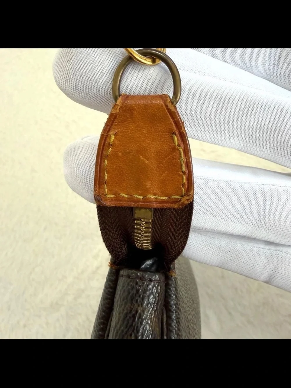 Louis Vuitton compact louis